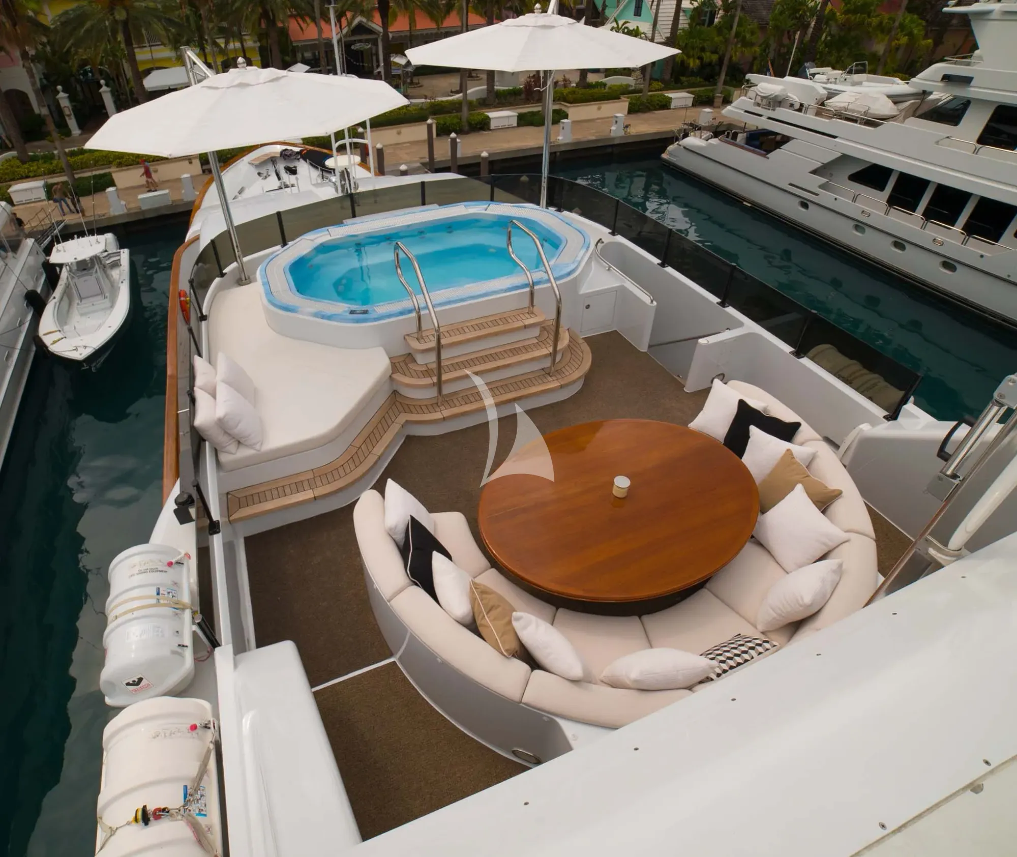 Charter Yacht GRAND ILLUSION - Palmer Johnson 137 - 5 Cabins - Nassau - Exumas - Bahamas