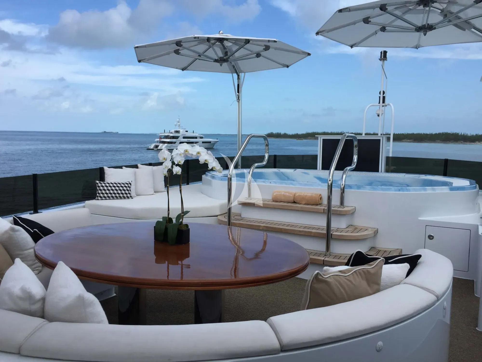 Charter Yacht GRAND ILLUSION - Palmer Johnson 137 - 5 Cabins - Nassau - Exumas - Bahamas