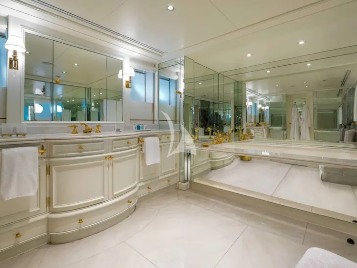 GRAND OCEAN Blohm&Voss 85m - VIP cabin 2 bathroom GRAND OCEAN Blohm&Voss 85m - VIP cabin 2 bathroom