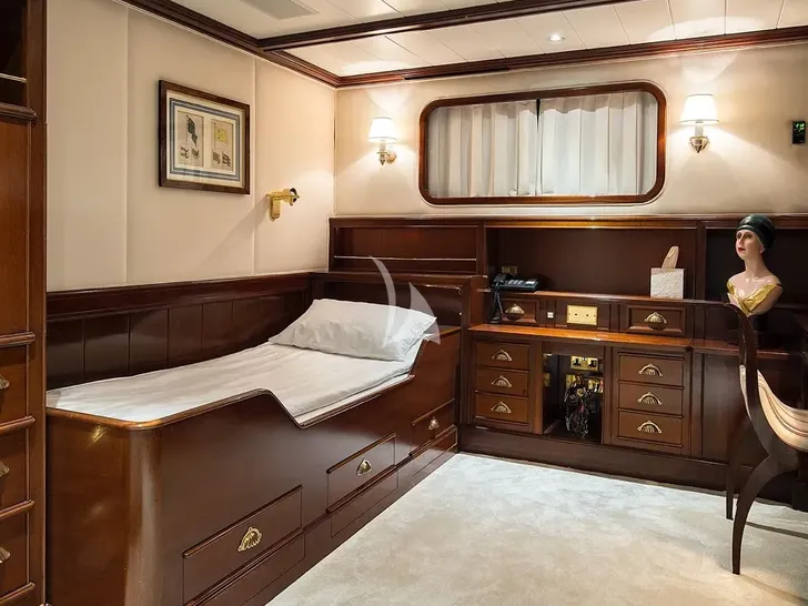 GRAND OCEAN Blohm&Voss 85m - single cabin GRAND OCEAN Blohm&Voss 85m - single cabin