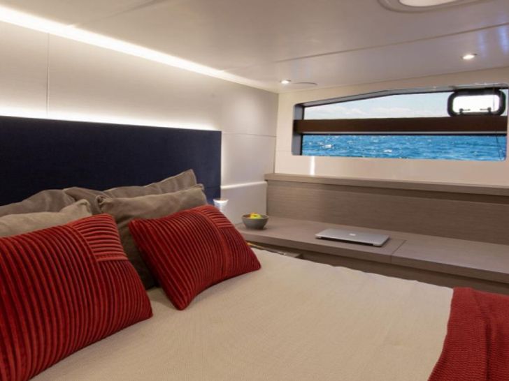 Gran Turismo 45 - cabin Gran Turismo 45 - cabin