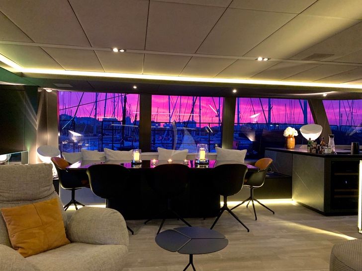 GRAYONE Sunreef 80 - dining area at night GRAYONE Sunreef 80 - dining area at night