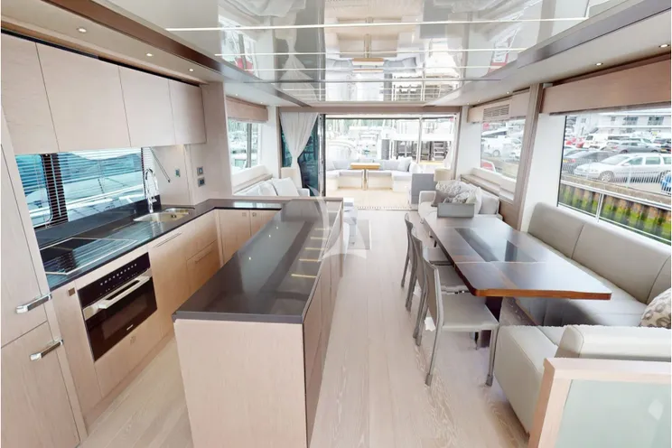 Charter Yacht G.T.U. - Sunseeker 76 - 4 Cabins - Genoa - Liguria - La Spezia - Italian Riviera