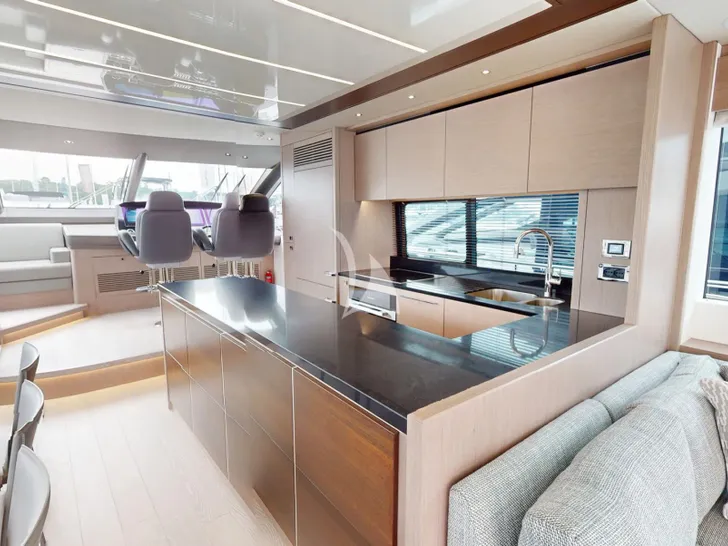 G.T.U. Sunseeker 76 - galley G.T.U. Sunseeker 76 - galley