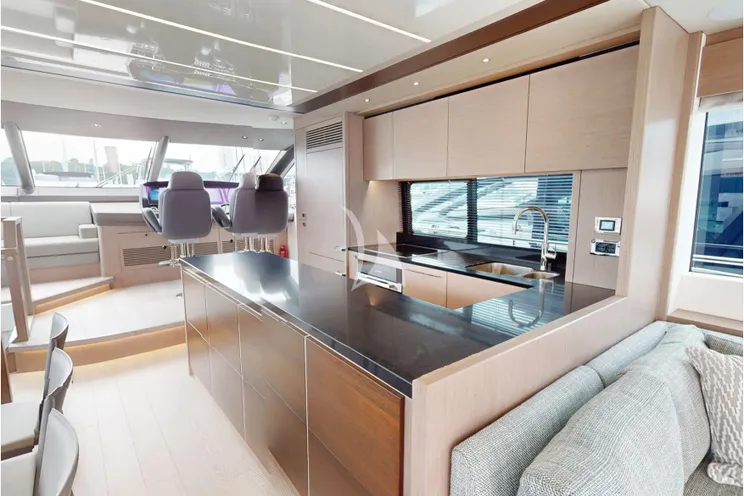 Charter Yacht G.T.U. - Sunseeker 76 - 4 Cabins - Genoa - Liguria - La Spezia - Italian Riviera