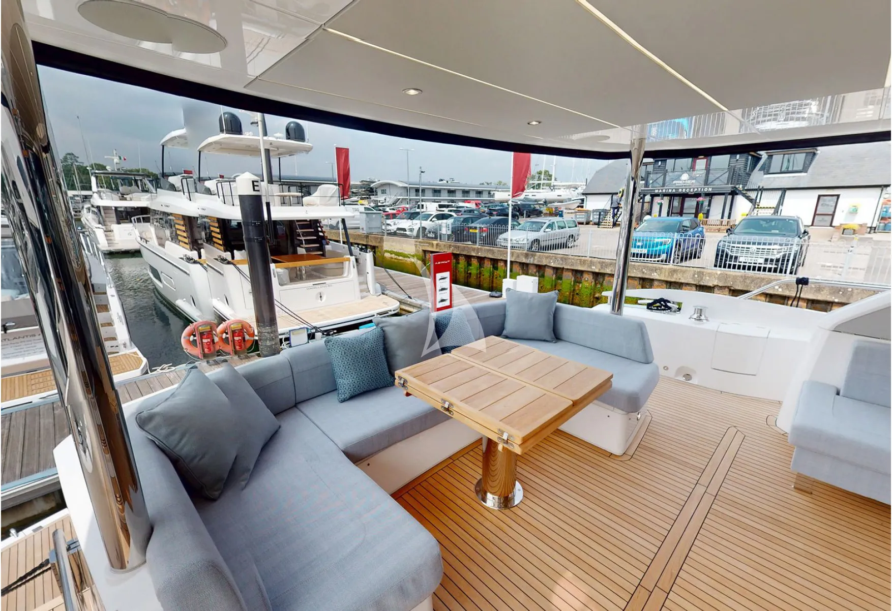 G.T.U. Sunseeker 76 - main aft deck dining lounge
