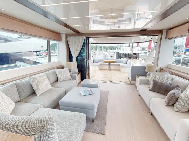 G.T.U. Sunseeker 76 - main saloon lounge G.T.U. Sunseeker 76 - main saloon lounge