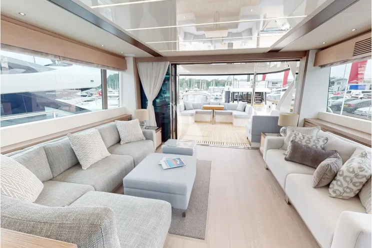 Charter Yacht G.T.U. - Sunseeker 76 - 4 Cabins - Genoa - Liguria - La Spezia - Italian Riviera