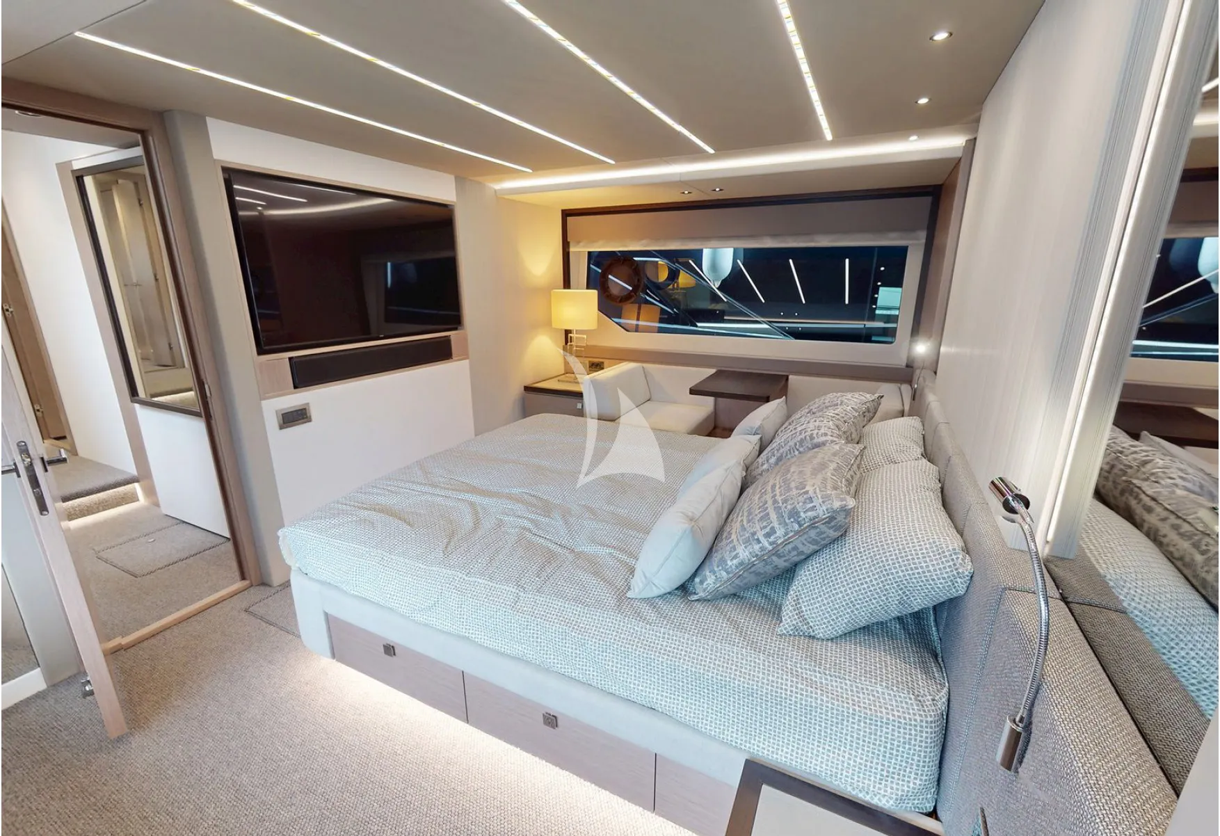 G.T.U. Sunseeker 76 - master cabin