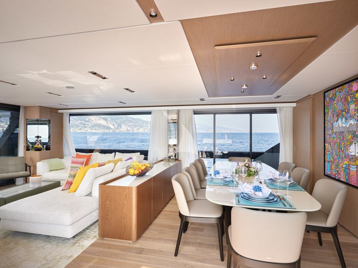 H&CO,Ferretti 1000 - saloon and dining area H&CO,Ferretti 1000 - saloon and dining area