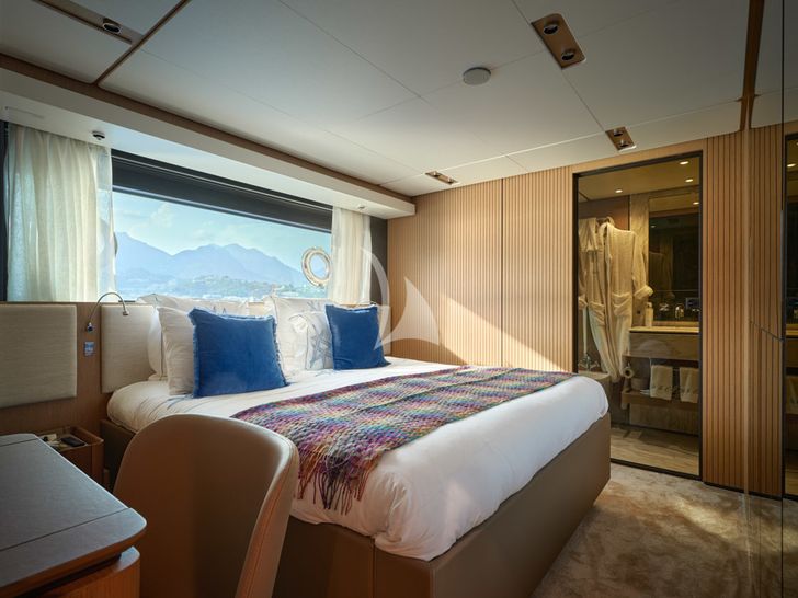 H&CO,Ferretti 1000 - VIP cabin H&CO,Ferretti 1000 - VIP cabin