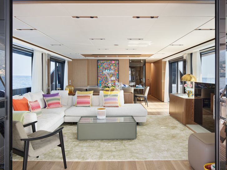 H&CO,Ferretti 1000 - saloon H&CO,Ferretti 1000 - saloon