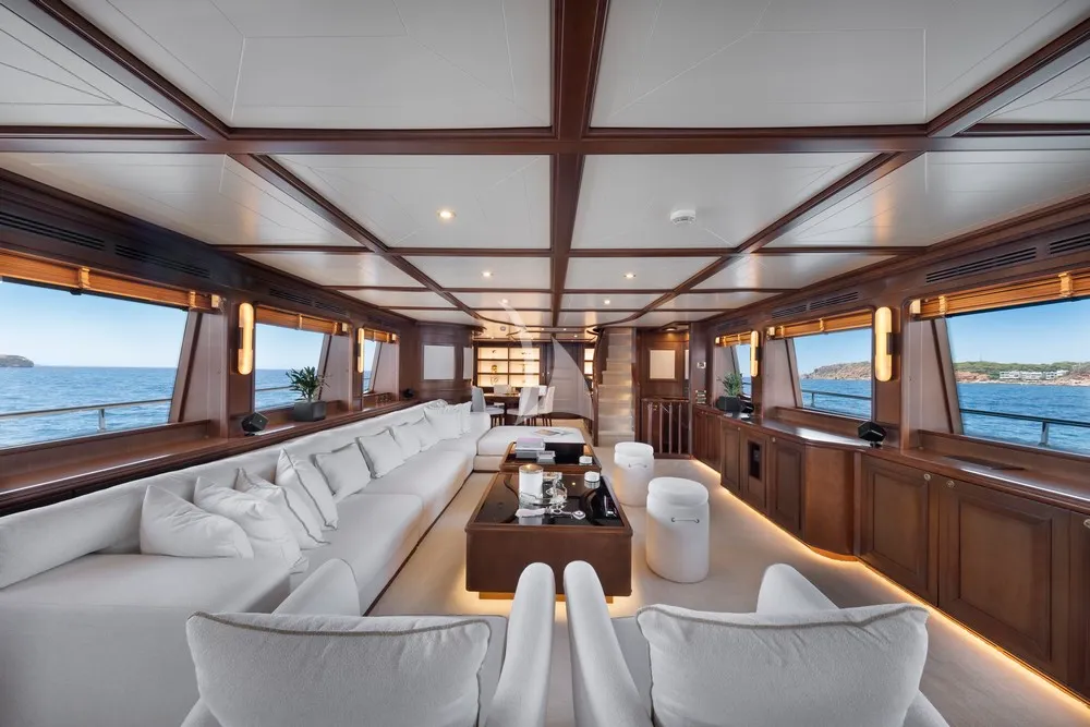 HAG Custom Line 30m - main saloon lounge