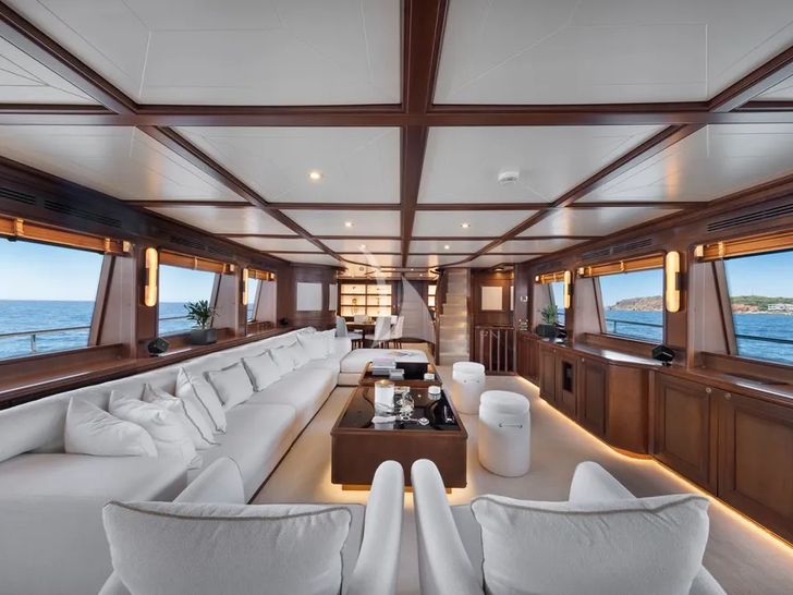 HAG Custom Line 30m - main saloon lounge HAG Custom Line 30m - main saloon lounge