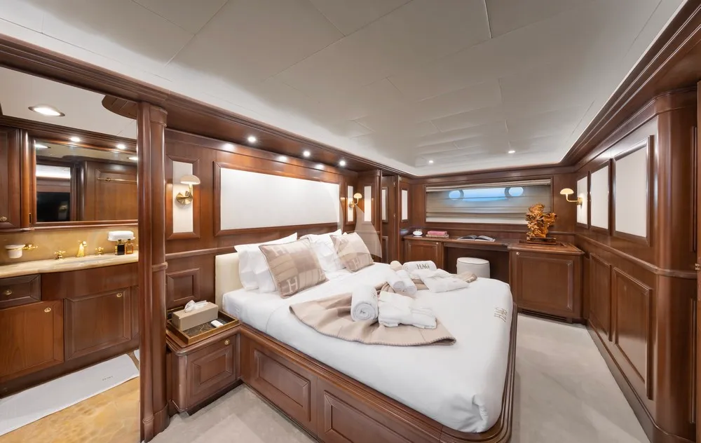HAG Custom Line 30m - master cabin
