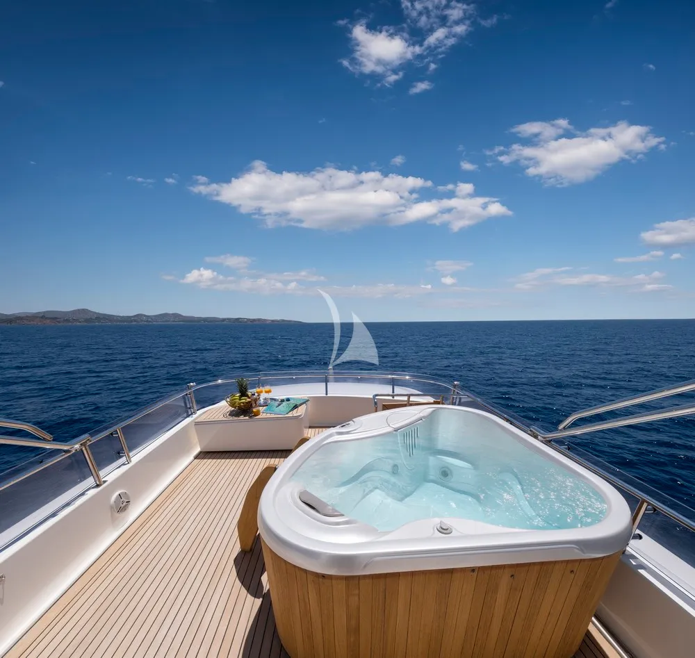 HAG Custom Line 30m - sundeck jacuzzi