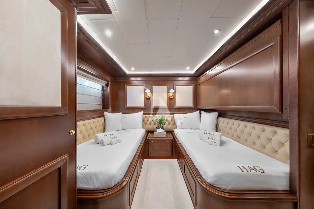HAG Custom Line 30m - twin cabin