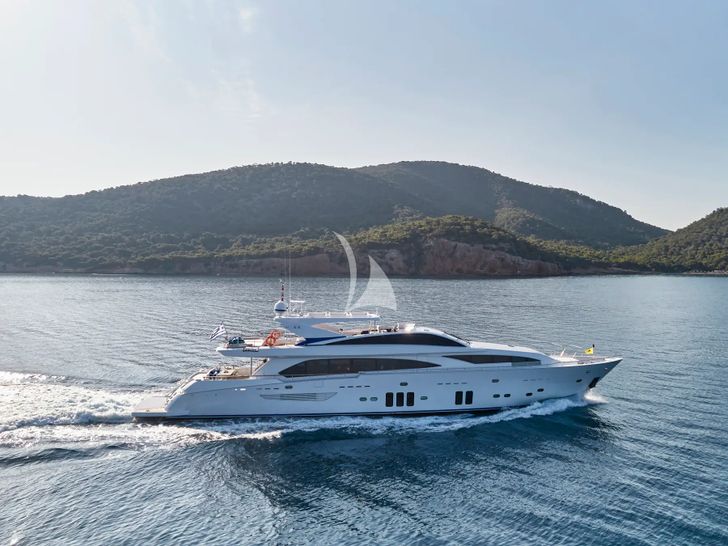 HAKUNA MATATA Couach 3700 FLY - cruising HAKUNA MATATA Couach 3700 FLY - cruising