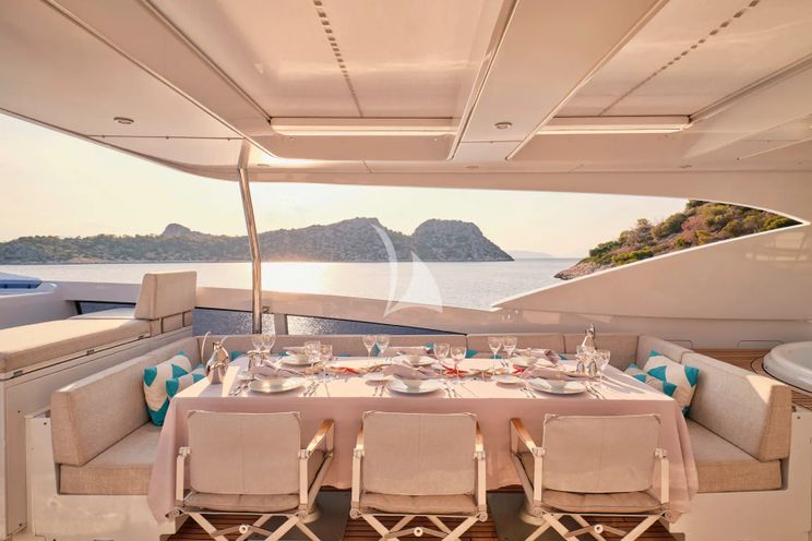 Charter Yacht HAKUNA MATATA - Couach 3700 Fly - 6 Cabins - Athens - Mykonos - Kefalonia