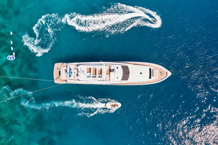Charter Yacht HAKUNA MATATA - Couach 3700 Fly - 6 Cabins - Athens - Mykonos - Kefalonia
