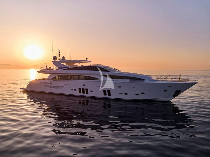 HAKUNA MATATA Couach 3700 FLY - under the sunset HAKUNA MATATA Couach 3700 FLY - under the sunset