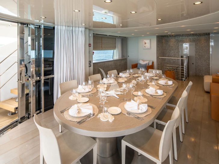 HALCYON Sanlorenzo 112 - formal dining set up HALCYON Sanlorenzo 112 - formal dining set up