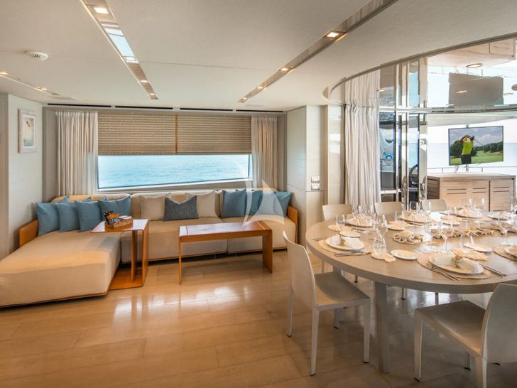 HALCYON Sanlorenzo 112 - sky lounge and dining area HALCYON Sanlorenzo 112 - sky lounge and dining area