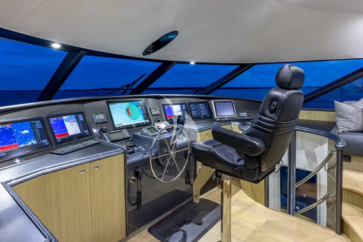 Charter Yacht HANNAH - Westport 112 - 4 Cabins - Nassau - Exumas - Bahamas