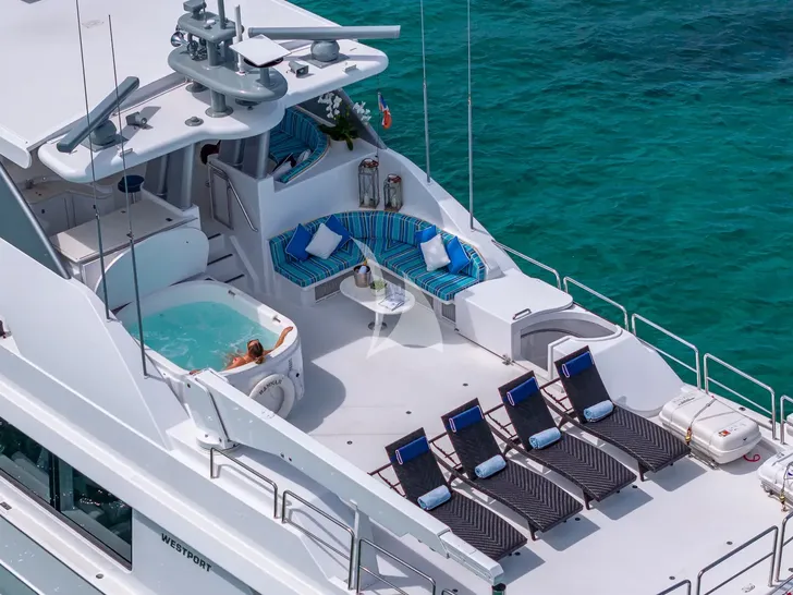 HANNAH Westport 112 - flybridge HANNAH Westport 112 - flybridge