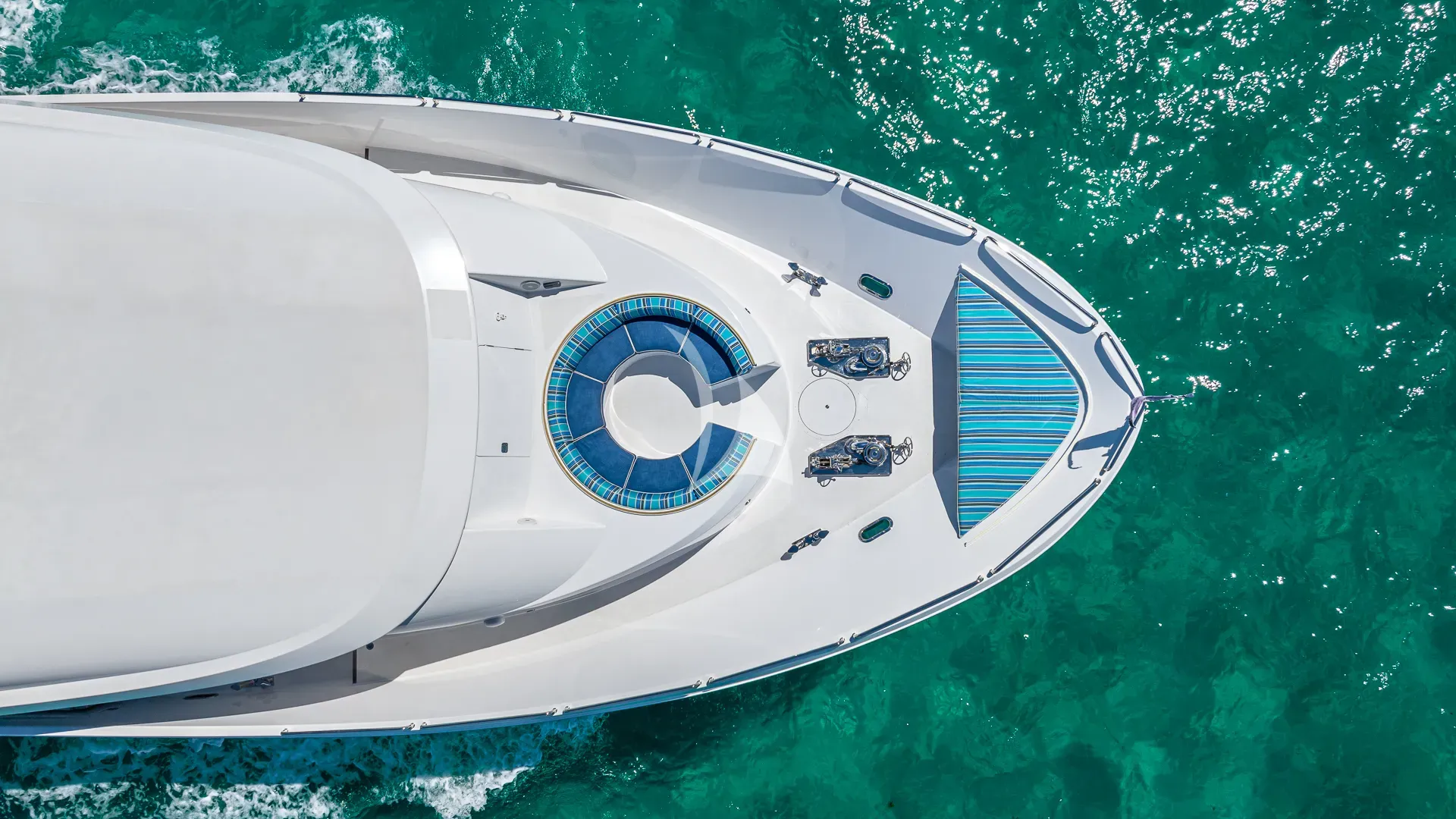 HANNAH Westport 112 - foredeck