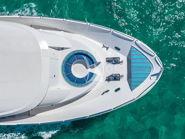 HANNAH Westport 112 - foredeck HANNAH Westport 112 - foredeck