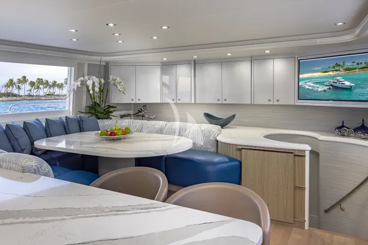 Charter Yacht HANNAH - Westport 112 - 4 Cabins - Nassau - Exumas - Bahamas