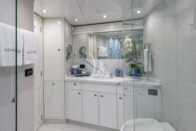 Charter Yacht HANNAH - Westport 112 - 4 Cabins - Nassau - Exumas - Bahamas