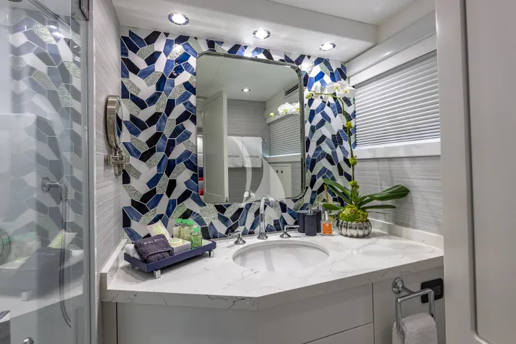 Charter Yacht HANNAH - Westport 112 - 4 Cabins - Nassau - Exumas - Bahamas
