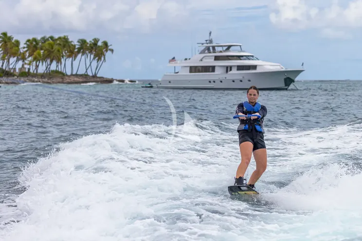 Charter Yacht HANNAH - Westport 112 - 4 Cabins - Nassau - Exumas - Bahamas