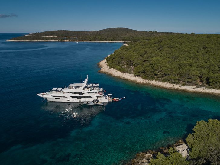 HAPPY ME Benetti 132 Supreme Anchor HAPPY ME Benetti 132 Supreme Anchor