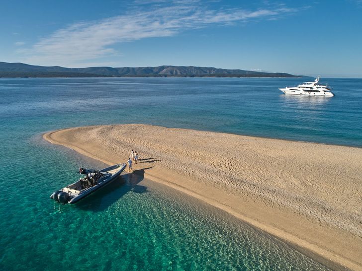 HAPPY ME Benetti 132 Supreme Croaita HAPPY ME Benetti 132 Supreme Croaita