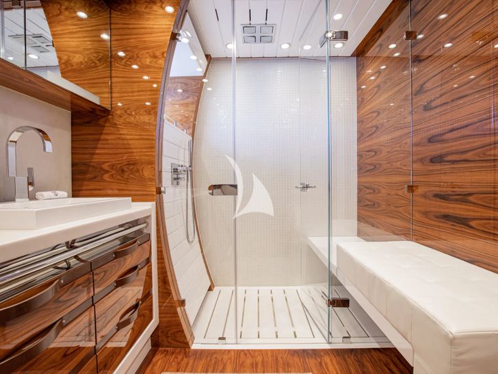 HATT MILL Vicem 46 Vulcan - VIP cabin 2 bathroom HATT MILL Vicem 46 Vulcan - VIP cabin 2 bathroom