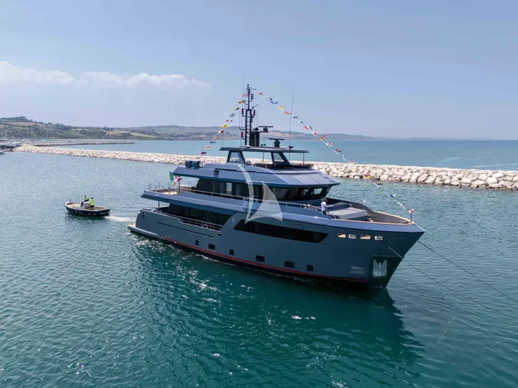 HAZE 2 Cantiere Delle Marche Darwin 102 - anchored HAZE 2 Cantiere Delle Marche Darwin 102 - anchored