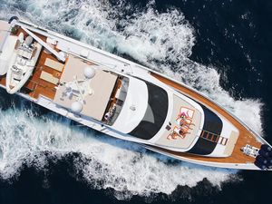 HEARTBEAT OF LIFE - Heesen 28m - 3 Cabins - Barcelona - Spain HEARTBEAT OF LIFE - Heesen 28m - 3 Cabins - Barcelona - Spain