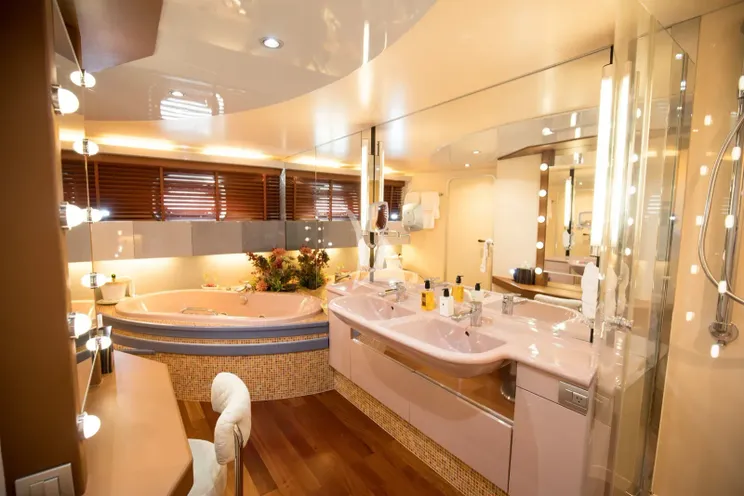 Charter Yacht HEARTBEAT OF LIFE - Heesen 28m - 3 Cabins - Barcelona - Spain
