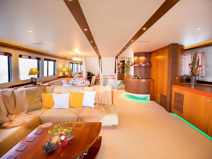 HEARTBEAT OF LIFE Heesen 28m - saloon HEARTBEAT OF LIFE Heesen 28m - saloon