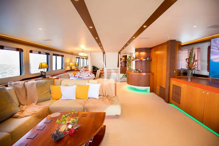 Charter Yacht HEARTBEAT OF LIFE - Heesen 28m - 3 Cabins - Barcelona - Spain