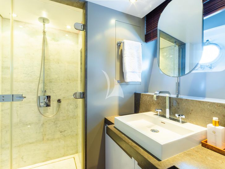 HEERLIJCKHEID Moonen 30m - VIP cabin 1 bathroom HEERLIJCKHEID Moonen 30m - VIP cabin 1 bathroom