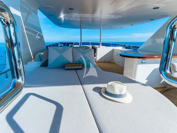 HEERLIJCKHEID Moonen 30m - flybridge sun beds HEERLIJCKHEID Moonen 30m - flybridge sun beds