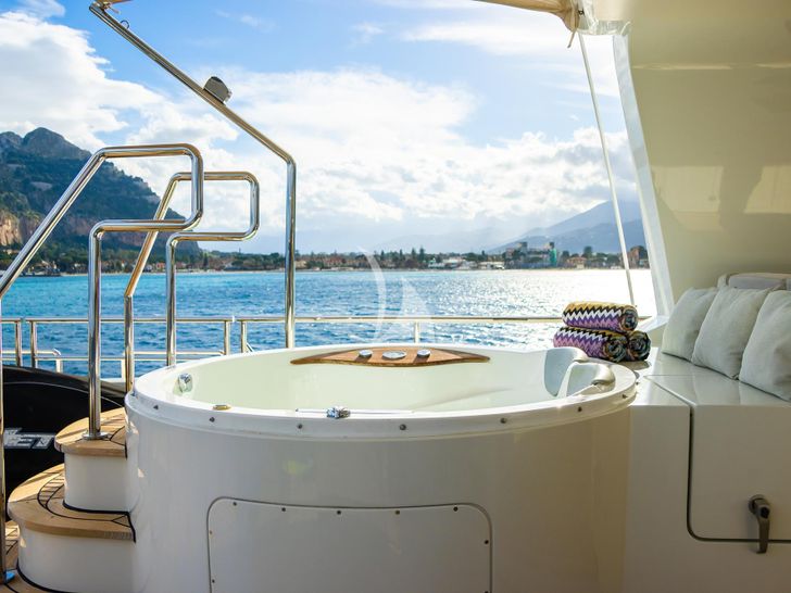 HEERLIJCKHEID Moonen 30m - jacuzzi HEERLIJCKHEID Moonen 30m - jacuzzi