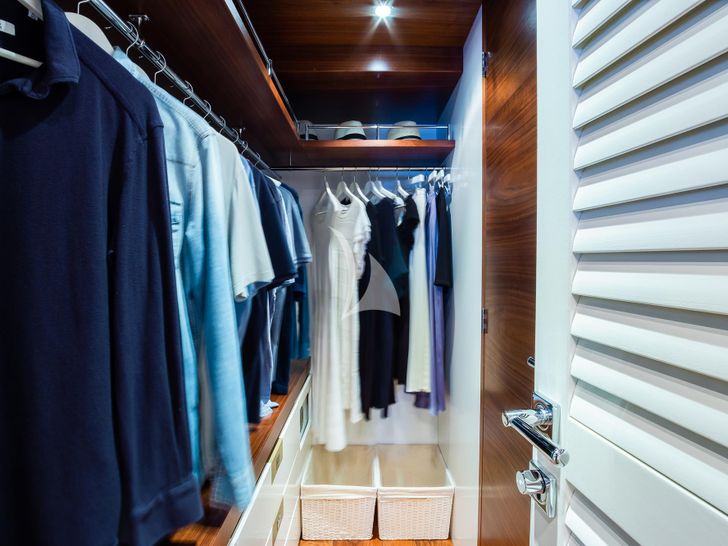 HEERLIJCKHEID Moonen 30m - master cabin closet HEERLIJCKHEID Moonen 30m - master cabin closet