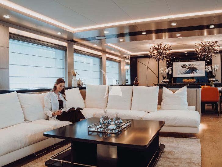 HEEUS Bering Yachts 145 Series Salon HEEUS Bering Yachts 145 Series Salon