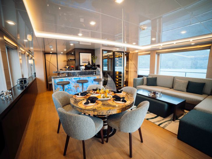 HEEUS Bering Yachts 145 Series Sky Lounge HEEUS Bering Yachts 145 Series Sky Lounge