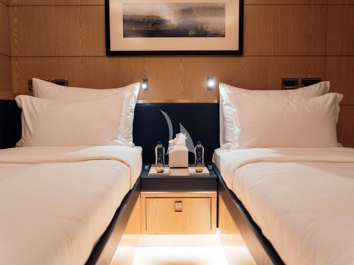 HEEUS Bering Yachts 145 Series Twin Detailing HEEUS Bering Yachts 145 Series Twin Detailing